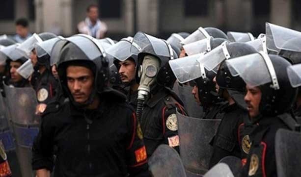 القوى الأمنية المصرية تحاول القبض على متهمين بقتل 11 عنصر أمن منذ شهر القوى الأمنية المصرية تحاول القبض على متهمين بقتل 11 عنصر أمن منذ شهر