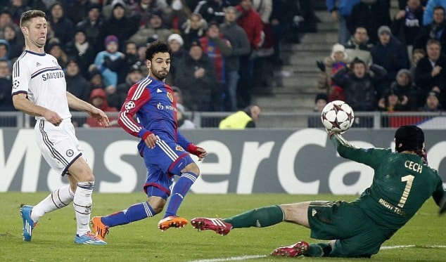 صلاح يسجل في شباك تشلسي خلال دوري الأبطال صلاح يسجل في شباك تشلسي خلال دوري الأبطال