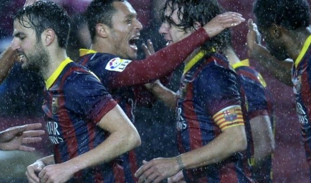 لعبت مباراة برشلونة وليفانتي تحت أمطار غزيرة لعبت مباراة برشلونة وليفانتي تحت أمطار غزيرة
