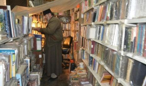 تضم مكتبة "السائح" القديمة العهد حوالي 80 أف كتاب ومخطوط تضم مكتبة "السائح" القديمة العهد حوالي 80 أف كتاب ومخطوط