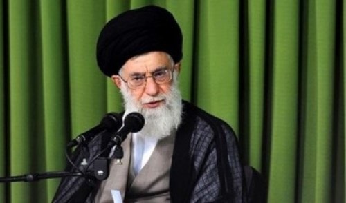 السيد خامنئي: لا ينبغي الإتخداع بابتسامة العدو السيد خامنئي: لا ينبغي الإتخداع بابتسامة العدو