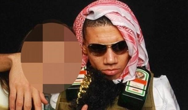 سمولينغ يتنكر بزي إرهابي سمولينغ يتنكر بزي إرهابي
