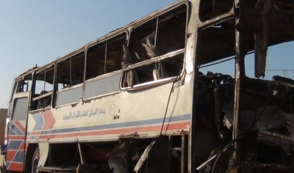 مقتل ضابط واصابة 3 آخرين في هجوم مسلح على حافلة للجيش المصري بالقاهرة مقتل ضابط واصابة 3 آخرين في هجوم مسلح على حافلة للجيش المصري بالقاهرة