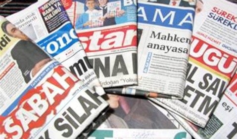 الأزمة الأوكرانية تحتل مساحة هامة في الصحافة التركية الأزمة الأوكرانية تحتل مساحة هامة في الصحافة التركية