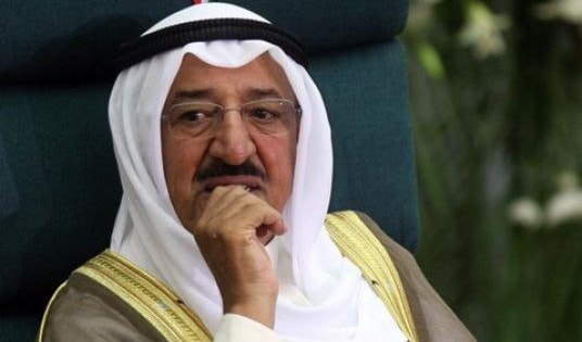 أمير الكويت يحاول رأب الصدع بين دول مجلس التعاون الخليجي على خلفية أزمة سحب السفراء من قطر أمير الكويت يحاول رأب الصدع بين دول مجلس التعاون الخليجي على خلفية أزمة سحب السفراء من قطر
