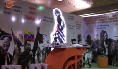 في جناح الميادين لا يتناهى إلى المسامع غير كلمة فلسطين والتحرر من الاحتلال في جناح الميادين لا يتناهى إلى المسامع غير كلمة فلسطين والتحرر من الاحتلال