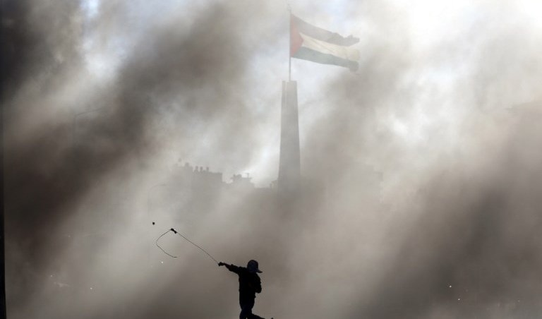 يوم غضب وحداد فلسطيني في ظل استمرار المواجهات (ا ف ب) يوم غضب وحداد فلسطيني في ظل استمرار المواجهات (ا ف ب)