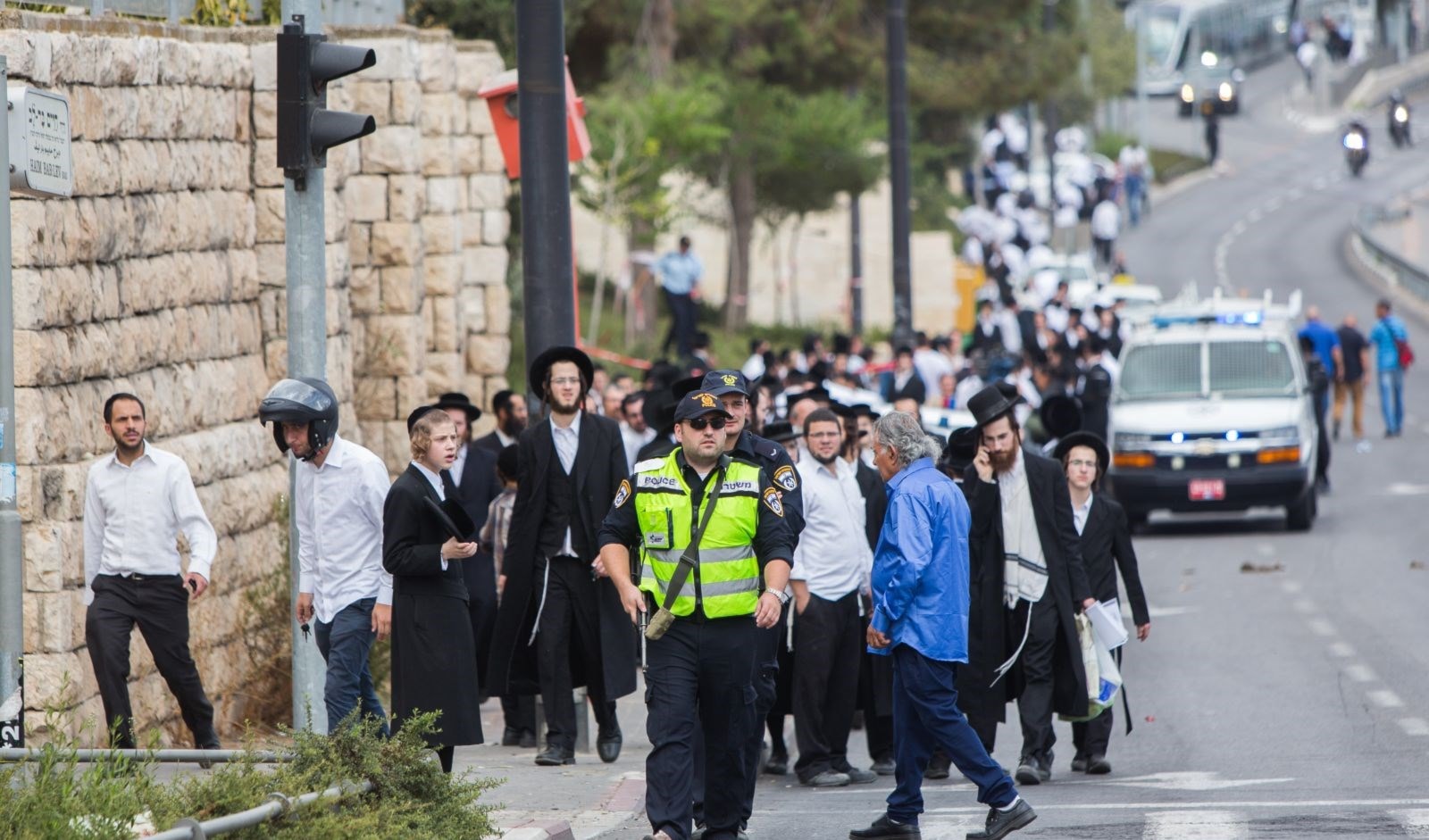 الاحتلال قتل فلسطينياً بزعم محاولته تنفيذ عملية طعن في القدس المحتلة الاحتلال قتل فلسطينياً بزعم محاولته تنفيذ عملية طعن في القدس المحتلة