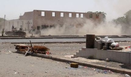 اشتباكات بين الجيش اليمني ومسلحي القاعدة في شبوة اشتباكات بين الجيش اليمني ومسلحي القاعدة في شبوة