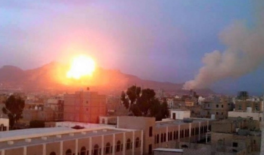حصيلة الشهداء بغارات التحالف السعودي على حي الجراف في صنعاء يرتفع الى 10 حصيلة الشهداء بغارات التحالف السعودي على حي الجراف في صنعاء يرتفع الى 10