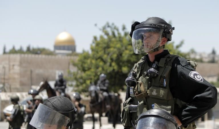 سلطات الاحتلال تنشر 5000 جندي في القدس منذ صباح الجمعة سلطات الاحتلال تنشر 5000 جندي في القدس منذ صباح الجمعة