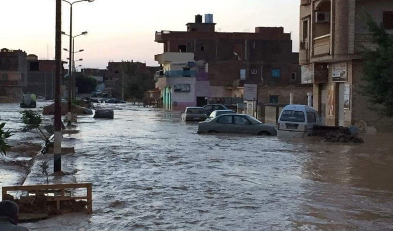 وزارة الصحة أعلنت ارتفاع عدد ضحايا السيول إلى 22 قتيلاً و72 مصاباً وزارة الصحة أعلنت ارتفاع عدد ضحايا السيول إلى 22 قتيلاً و72 مصاباً