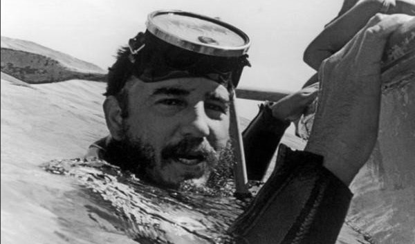 نشرت الـ CIA بكتيريا قاتلة في بزة غطس بهدف اغتيال كاسترو نشرت الـ CIA بكتيريا قاتلة في بزة غطس بهدف اغتيال كاسترو