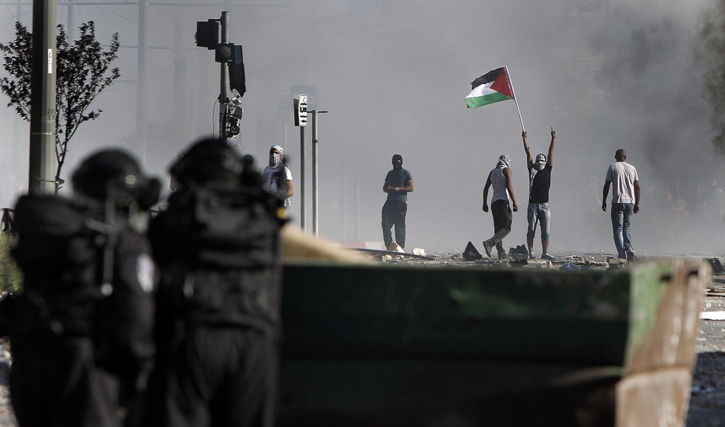 من بين المصابين الطفل خالد مراد شتيوي الذي يبلغ من العمر اثني عشر عاماً. من بين المصابين الطفل خالد مراد شتيوي الذي يبلغ من العمر اثني عشر عاماً.