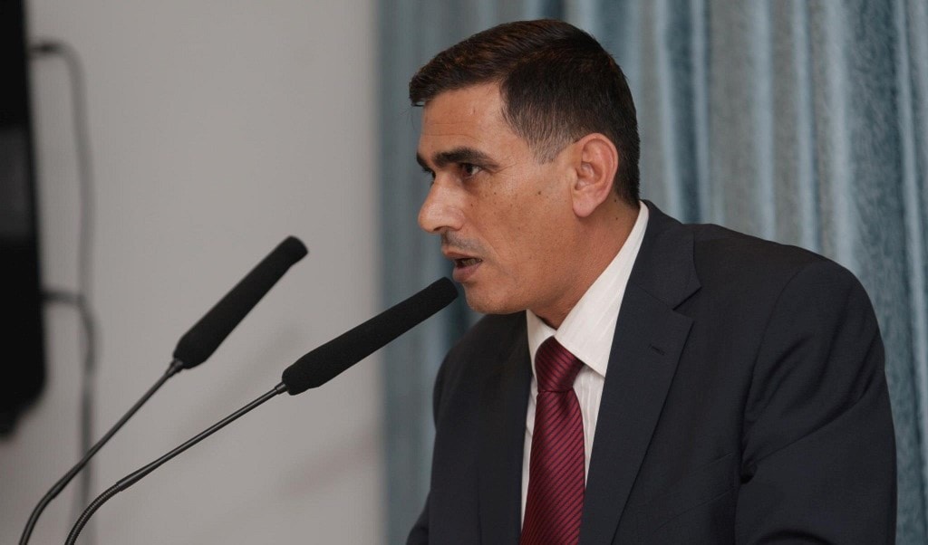 يبلغ عدد متابعي الزميل اللحام على مواقع التواصل الاجتماعي مليون مشترك يبلغ عدد متابعي الزميل اللحام على مواقع التواصل الاجتماعي مليون مشترك