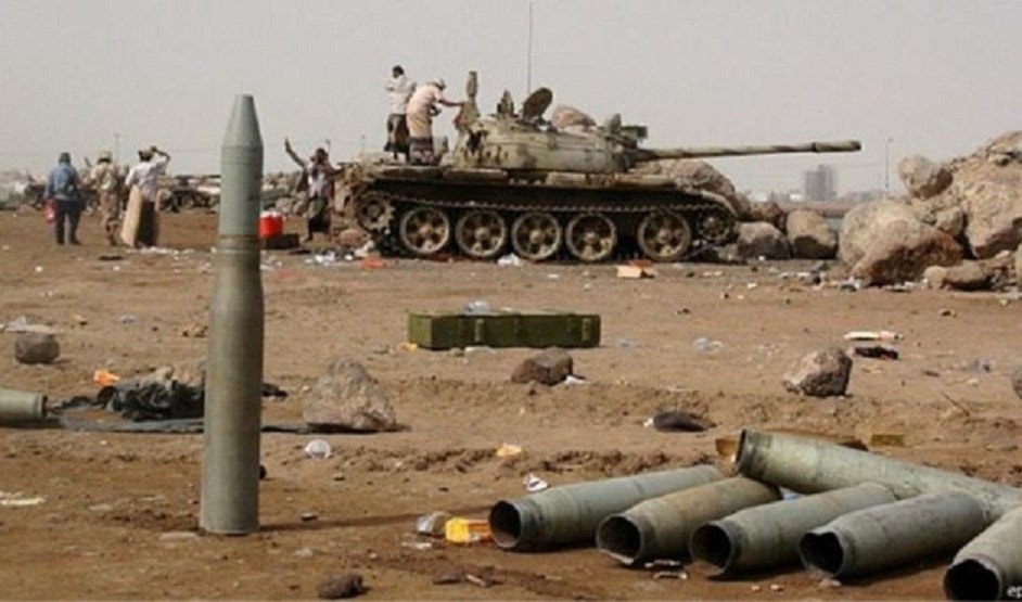 الجيش واللجان يواصلان المواجهات مع قوات الرئيس هادي المدعومة بالتحالف السعودي الجيش واللجان يواصلان المواجهات مع قوات الرئيس هادي المدعومة بالتحالف السعودي