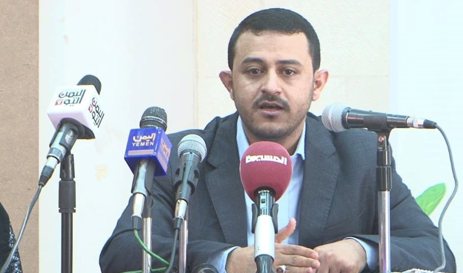 وفد أنصار الله يطالب بتأليف سلطة انتقالية لا تقصي أحداً وفد أنصار الله يطالب بتأليف سلطة انتقالية لا تقصي أحداً
