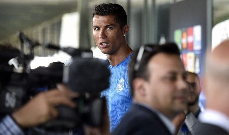 سافرت بعثة ريال مدريد بكامل أفرادها (أ ف ب) سافرت بعثة ريال مدريد بكامل أفرادها (أ ف ب)