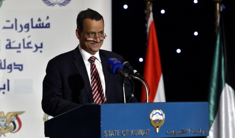 وفد هادي طلب من مندوب الأمم المتحدة تأجيل موعد تسليمه لكشوفات معتقليه (أ ف ب) وفد هادي طلب من مندوب الأمم المتحدة تأجيل موعد تسليمه لكشوفات معتقليه (أ ف ب)