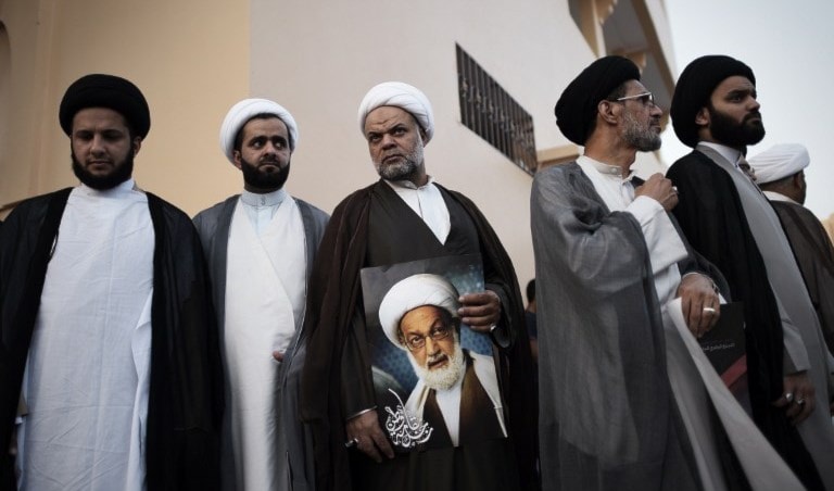 سحب جنسية الشيخ قاسم فرض وضعاً جديداً وعاد الناس للشوارع للاحتجاج وإن داخل قراهم سحب جنسية الشيخ قاسم فرض وضعاً جديداً وعاد الناس للشوارع للاحتجاج وإن داخل قراهم