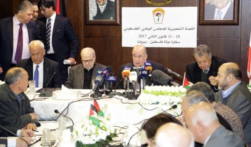 في الوقت الذي ينتشي فيه الشعب الفلسطيني باستعادة جزء من الكرامة تتجاهل قيادات فلسطينيةعملية الدهس وتتلهّى باجتماع ما سُمّي باللجنة التحضيرية الخاصة بترتيب اجتماع للمجلس الوطني الفلسطيني في الوقت الذي ينتشي فيه الشعب الفلسطيني باستعادة جزء من الكرامة تتجاهل قيادات فلسطينيةعملية الدهس وتتلهّى باجتماع ما سُمّي باللجنة التحضيرية الخاصة بترتيب اجتماع للمجلس الوطني الفلسطيني