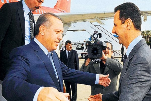 الضغوط الميدانية والسياسية على تركيا تدفع بأنقرة إلى التراجع عن رفض الحوار مع الأسد الضغوط الميدانية والسياسية على تركيا تدفع بأنقرة إلى التراجع عن رفض الحوار مع الأسد