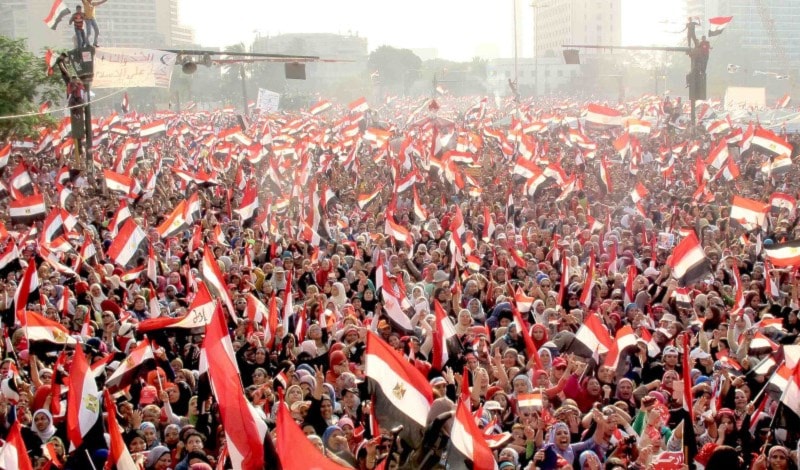 ليست 25 يناير هي مَن سرقت أموال الدولة ولا مَن نهبت مواردها وثرواتها، ولا هي مَن قتَلت شبابها و جنودها ليست 25 يناير هي مَن سرقت أموال الدولة ولا مَن نهبت مواردها وثرواتها، ولا هي مَن قتَلت شبابها و جنودها