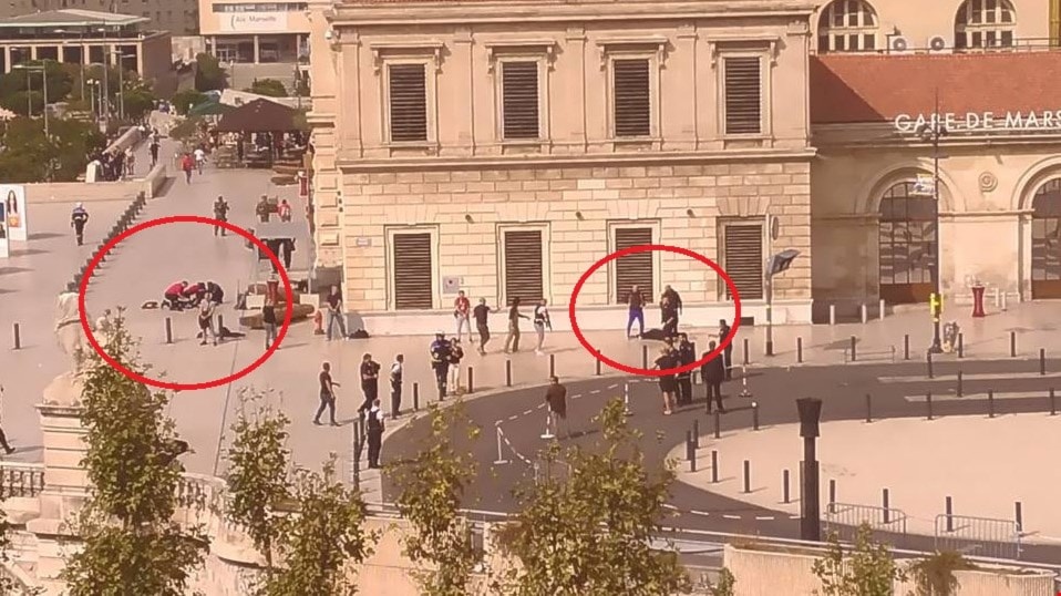 مقتل شخصين بعملية طعن في مرسيليا جنوب فرنسا مقتل شخصين بعملية طعن في مرسيليا جنوب فرنسا