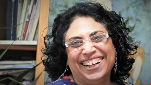 الروائية المصرية منى الشيمي الروائية المصرية منى الشيمي