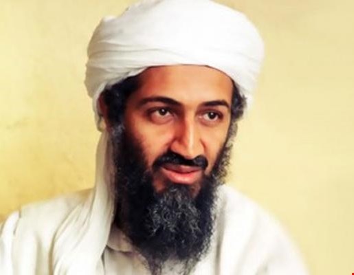 يروي الكاتب كيف أن الأعصاب الحديدية لمارك رافين أدت إلى إبقاء العملية قيد التنفيذ وعدم التراجع عنها يروي الكاتب كيف أن الأعصاب الحديدية لمارك رافين أدت إلى إبقاء العملية قيد التنفيذ وعدم التراجع عنها