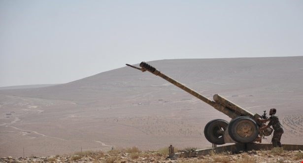 300 عنصر من "داعش" تسللوا في الـ 27 من الشهر الماضي إلى القريتين 300 عنصر من "داعش" تسللوا في الـ 27 من الشهر الماضي إلى القريتين
