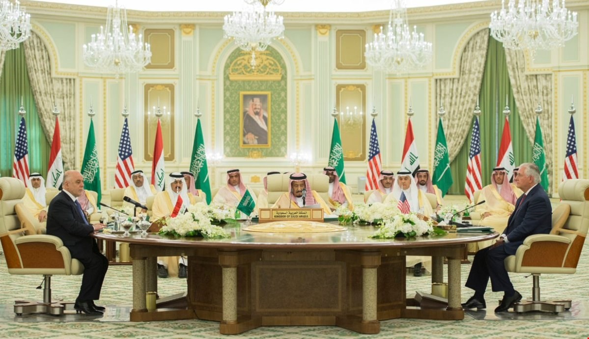 تيلرسون: الاجتماع الأول المنعقد بين السعودية والعراق يشير إلى تحسّن في العلاقات بين البلدين تيلرسون: الاجتماع الأول المنعقد بين السعودية والعراق يشير إلى تحسّن في العلاقات بين البلدين