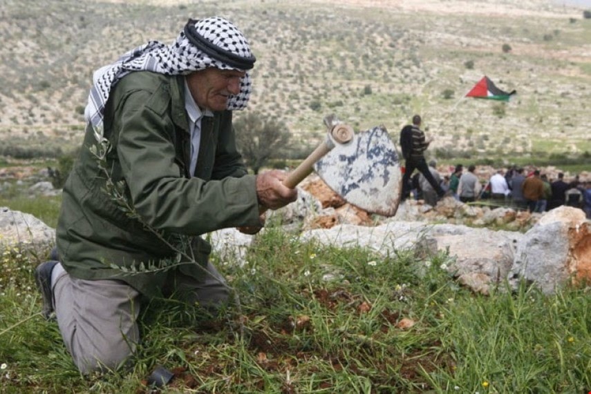هدف الكفاح الفلسطيني يجب أن يصبّ في زيادة الانقسام في المجاميع الصهيونية هدف الكفاح الفلسطيني يجب أن يصبّ في زيادة الانقسام في المجاميع الصهيونية