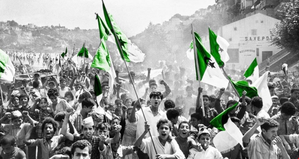 تبدو الجزائر وقد خطت برؤيتها في المصالحة خطوات مهمة نحو تثبيت أمنها القومي تبدو الجزائر وقد خطت برؤيتها في المصالحة خطوات مهمة نحو تثبيت أمنها القومي