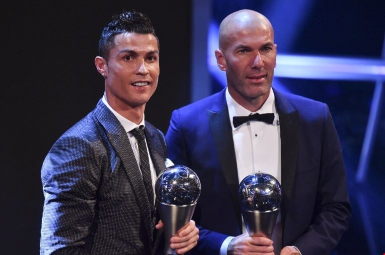 رونالدو أفضل لاعب وزيدان أفضل مدرب (أ ف ب) رونالدو أفضل لاعب وزيدان أفضل مدرب (أ ف ب)
