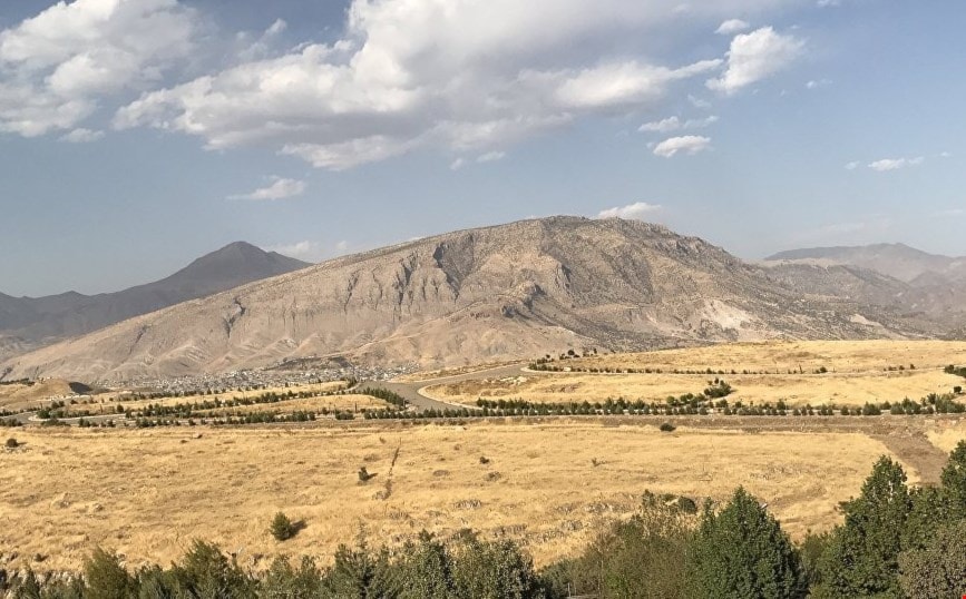 مدير الجمارك في إقليم كوردستان يقول إن إيران فتحت منفذ باشماخ الحدودي مدير الجمارك في إقليم كوردستان يقول إن إيران فتحت منفذ باشماخ الحدودي