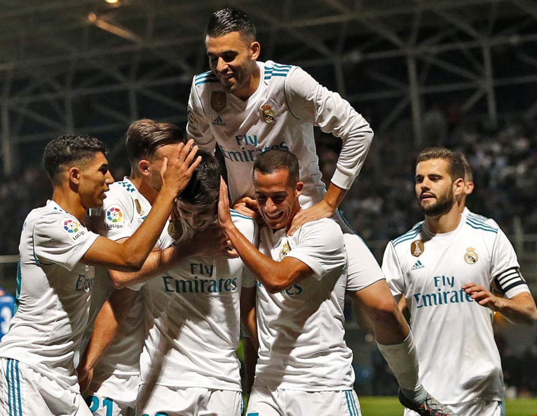 فرحة لاعبي الريال بأحد الهدفين فرحة لاعبي الريال بأحد الهدفين
