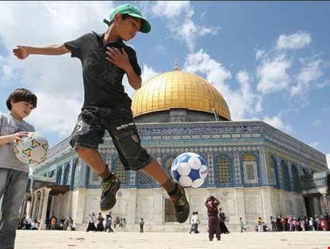 أوامر بمنع الأطفال من اللعب بالكرة فى ساحات الأقصى أوامر بمنع الأطفال من اللعب بالكرة فى ساحات الأقصى