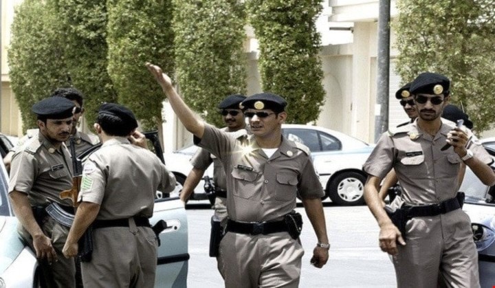 تحدثت وسائل إعلامية عن أن أحد الموقوفين يحمل الجنسية القطرية تحدثت وسائل إعلامية عن أن أحد الموقوفين يحمل الجنسية القطرية