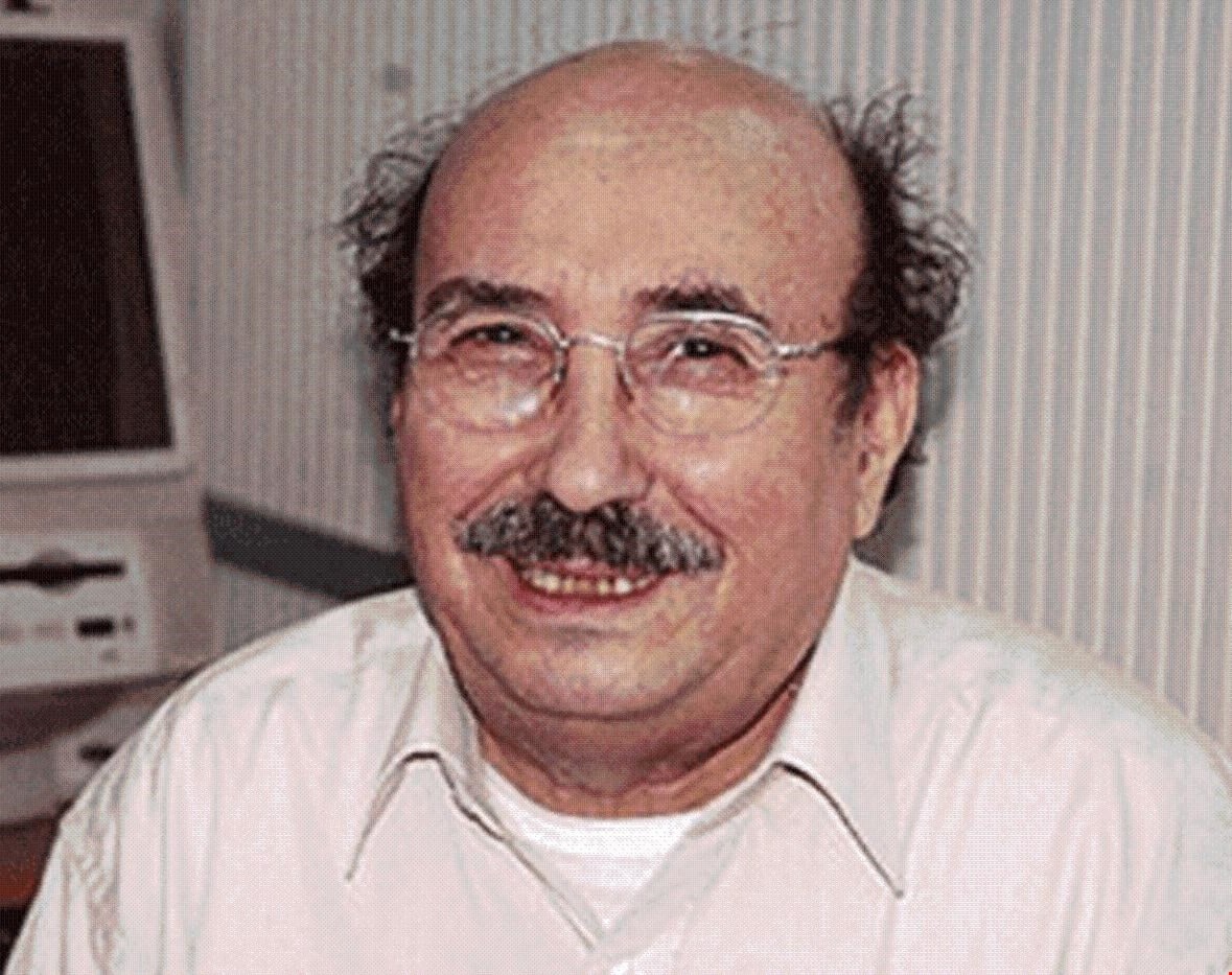 الروائي الجزائري الراحل الطيب وطار الروائي الجزائري الراحل الطيب وطار