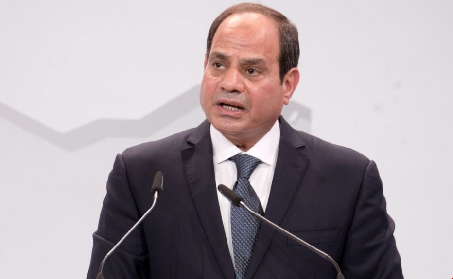 السيسي: بعض القوى الخارجية تمد الجماعات الإرهابية بالسلاح السيسي: بعض القوى الخارجية تمد الجماعات الإرهابية بالسلاح