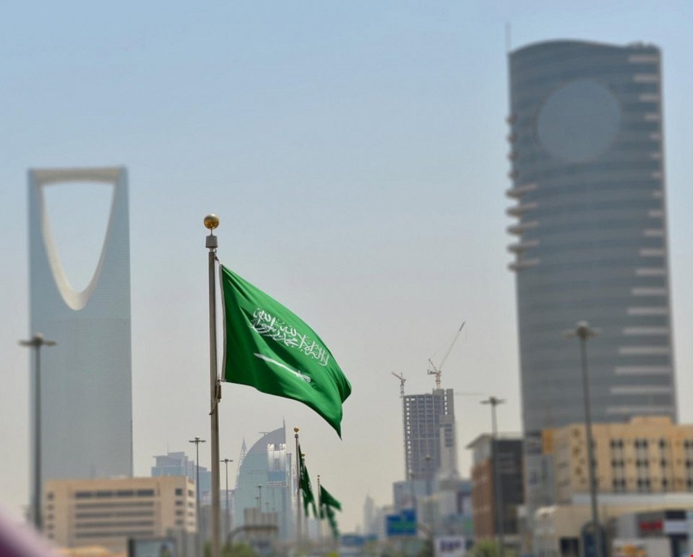 مع وصول سلمان بن عبد العزيز وابنه محمّد، الأكثر نفوذاً، إلى السلطة، اتُّخذ قرار بتصفية إرث "تيار الصحوة" من الفتاوى المتشدّدة ليس فقط من أجل الانتقال إلى علمَنة الدولة، ولكن، بالأساس مع وصول سلمان بن عبد العزيز وابنه محمّد، الأكثر نفوذاً، إلى السلطة، اتُّخذ قرار بتصفية إرث "تيار الصحوة" من الفتاوى المتشدّدة ليس فقط من أجل الانتقال إلى علمَنة الدولة، ولكن، بالأساس