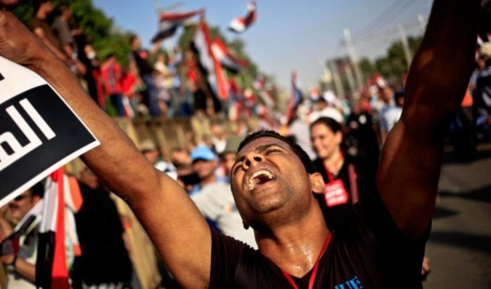 أول الدفاع عن المجتمع هو امتلاك السياسة وإنتاجها ما يعني العمل على تغيير النظام ككل أول الدفاع عن المجتمع هو امتلاك السياسة وإنتاجها ما يعني العمل على تغيير النظام ككل