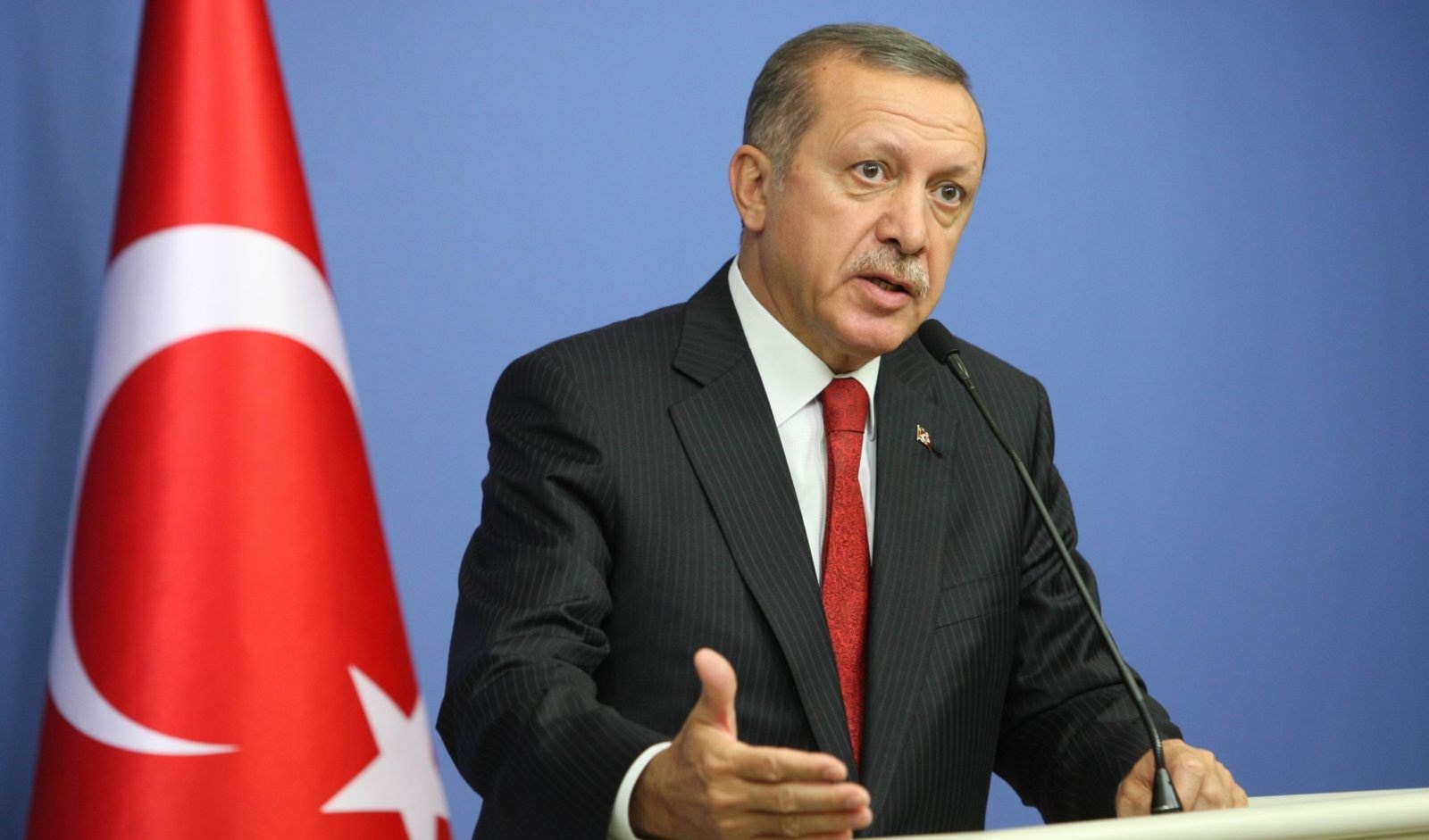 إردوغان: القوات التركية والجيش الحر يحاصرون مدينة الباب السورية من كل الجهات إردوغان: القوات التركية والجيش الحر يحاصرون مدينة الباب السورية من كل الجهات