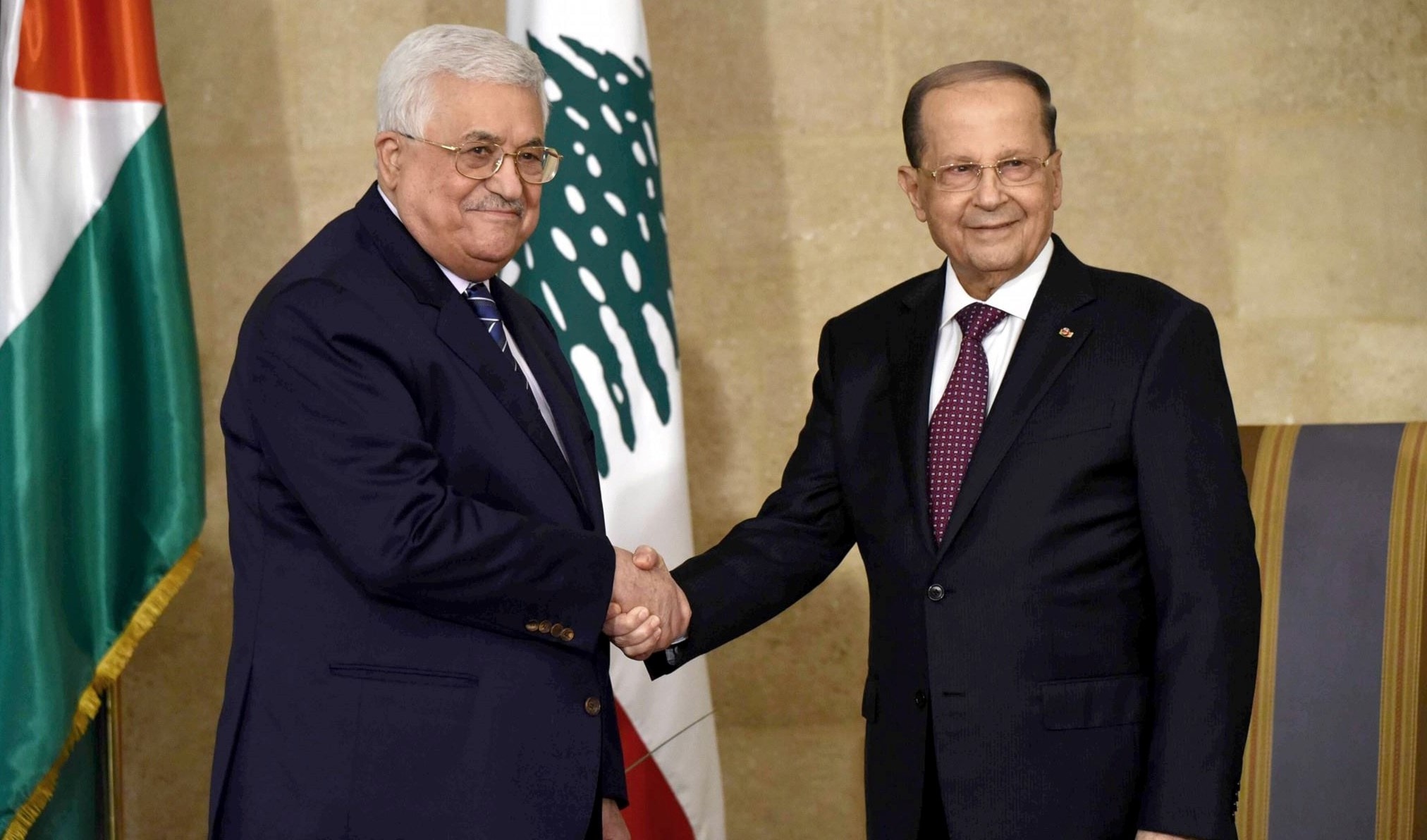 الرئيسان ميشال عون ومحمودعباس: المخيمات الفلسطينية لن تتحول الى بؤر للارهاب الرئيسان ميشال عون ومحمودعباس: المخيمات الفلسطينية لن تتحول الى بؤر للارهاب