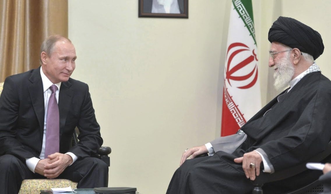 مسؤولون يتحدثون عن استراتيجية جديدة لدى أميركا تقوم على إيجاد الطرق الكفيلة بدق إسفين في التحالف القائم بين موسكو وطهران مسؤولون يتحدثون عن استراتيجية جديدة لدى أميركا تقوم على إيجاد الطرق الكفيلة بدق إسفين في التحالف القائم بين موسكو وطهران