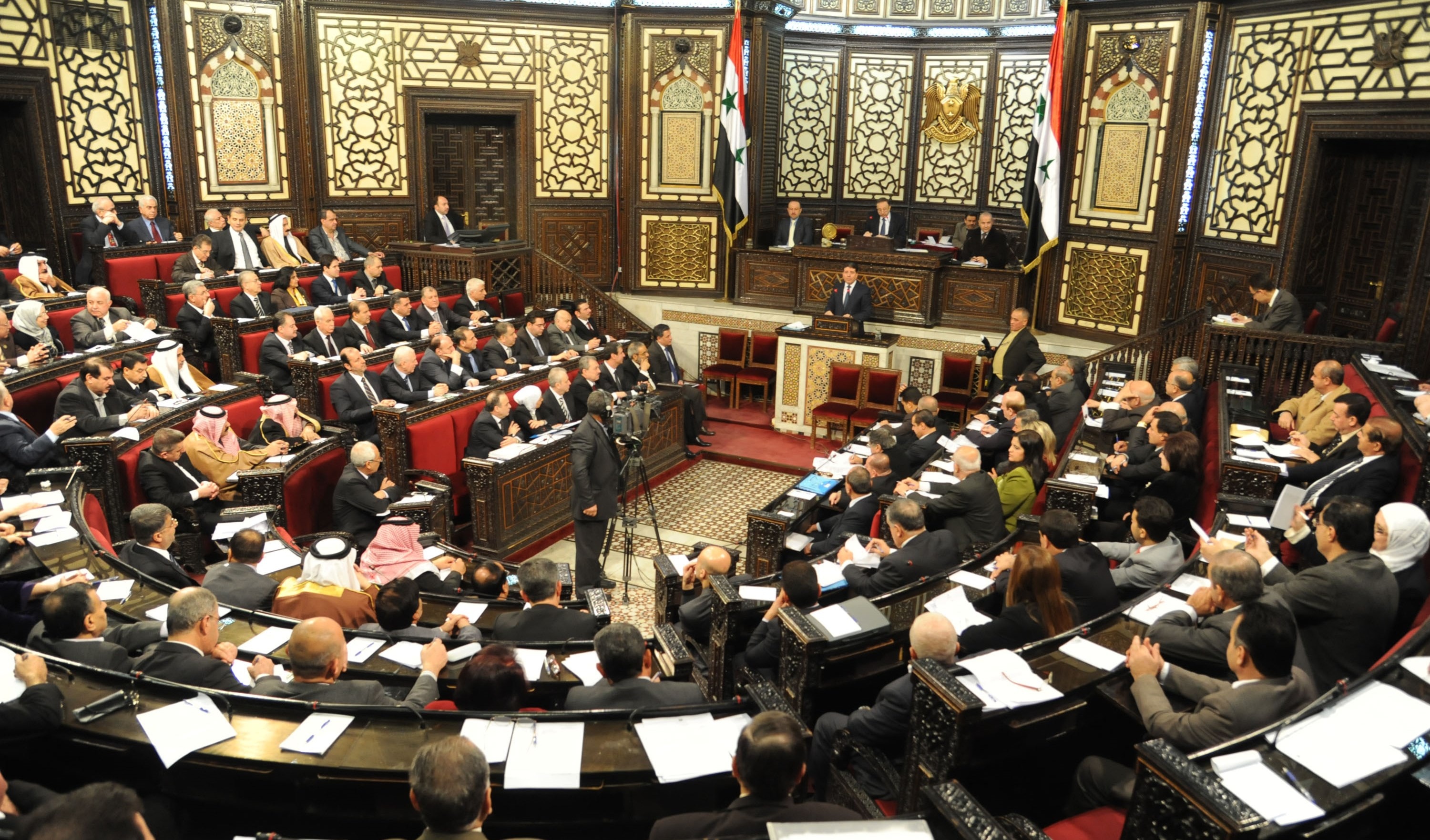 لا بدّ من مقاربة جديدة تنطلق من زاوية الدستور في أن يكون متوافقاً مع منظور الجندر لا بدّ من مقاربة جديدة تنطلق من زاوية الدستور في أن يكون متوافقاً مع منظور الجندر