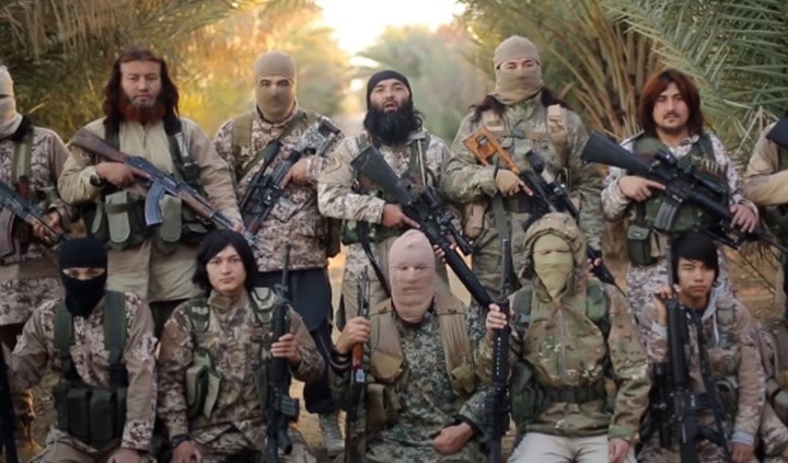مقاتلون أويغور في "داعش" ظهروا في الفيديو مقاتلون أويغور في "داعش" ظهروا في الفيديو