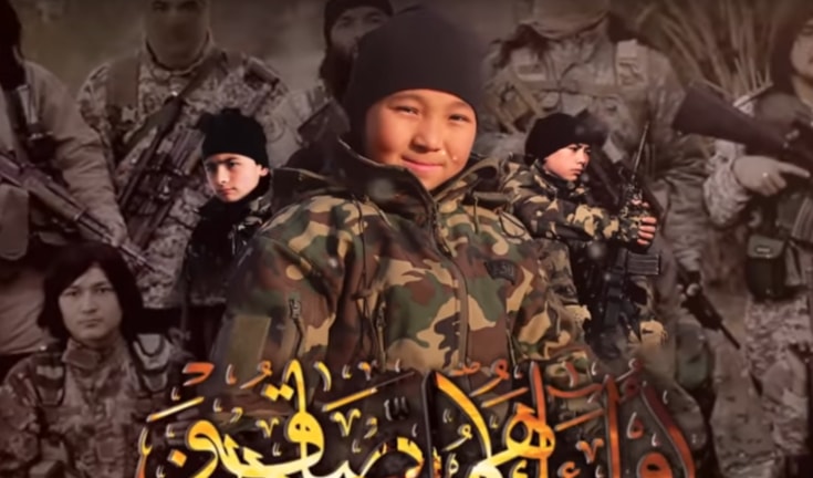 الصبية الأويغور الذين ظهروا في شريط الفيديو الداعشي الصبية الأويغور الذين ظهروا في شريط الفيديو الداعشي