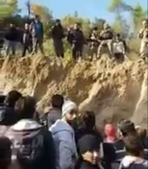 الجدار التركي ومصادرة أنقرة لأراض سورية يُغضب السوريين في إدلب الجدار التركي ومصادرة أنقرة لأراض سورية يُغضب السوريين في إدلب